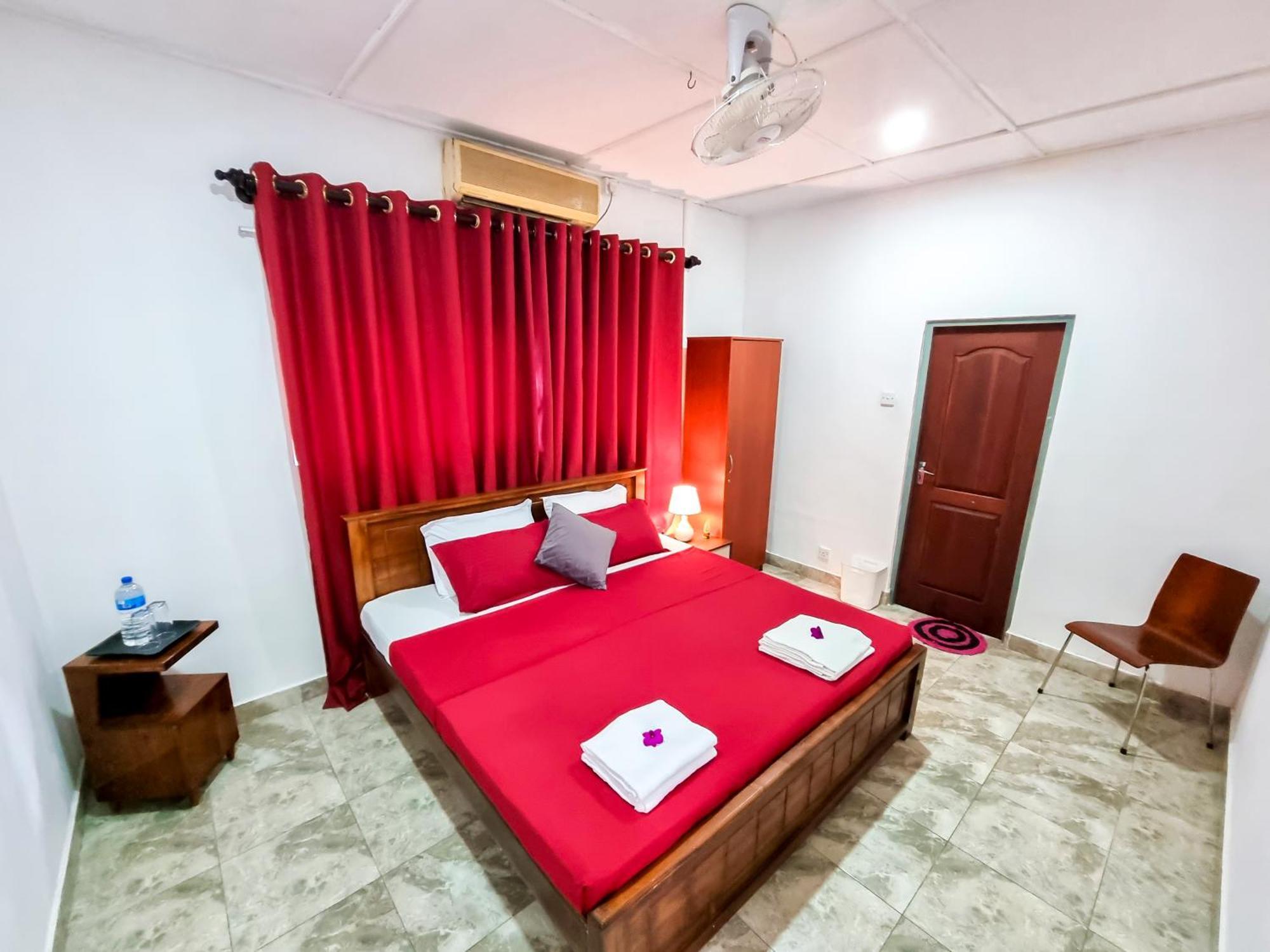 Hostel Katunayake at colombo airport Bagian luar foto